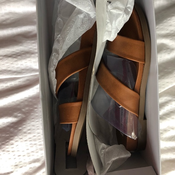 Brand new Steve Madden Sandals! - Picture 3 of 4
